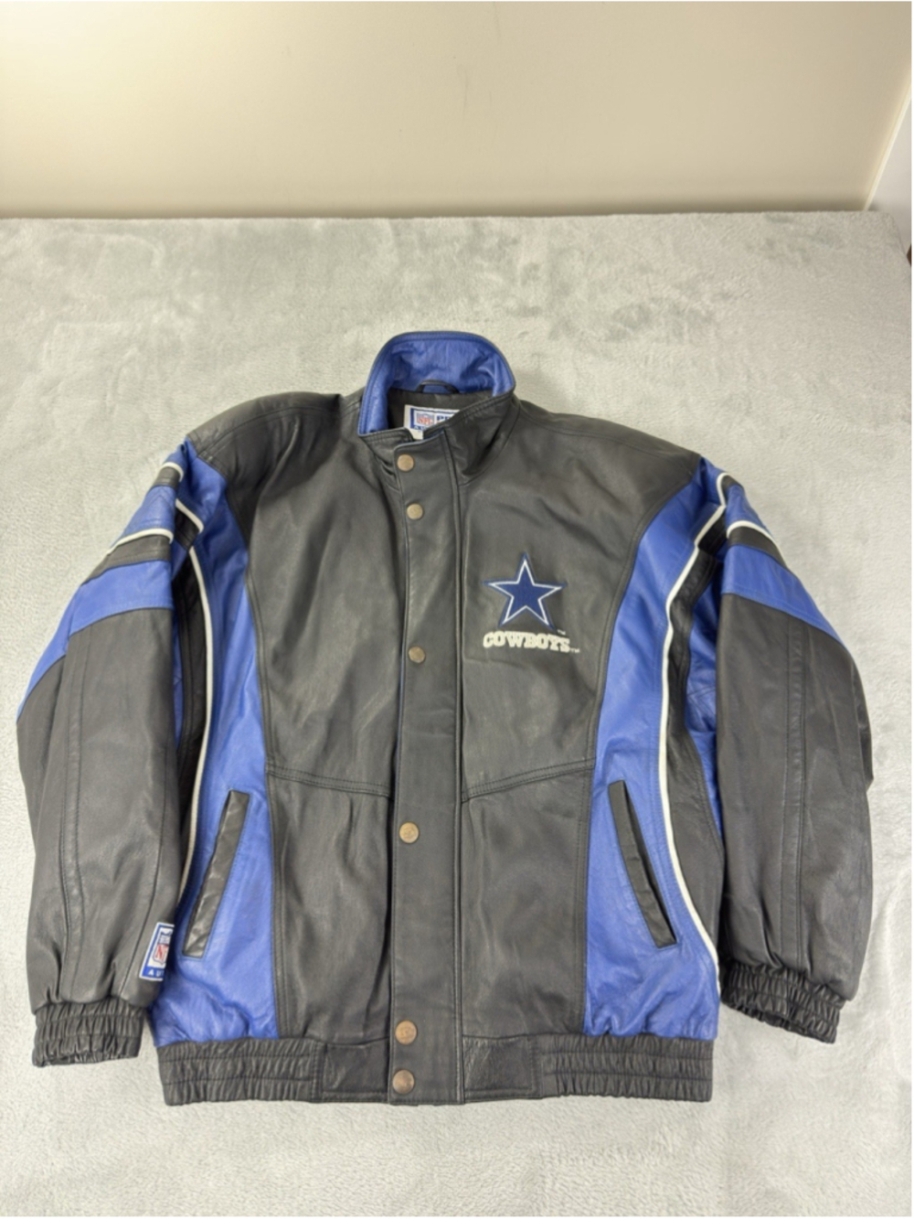 Vintage Dallas Cowboys Authentic Pro Line Men's Size Medium 100% Genuine Leather
